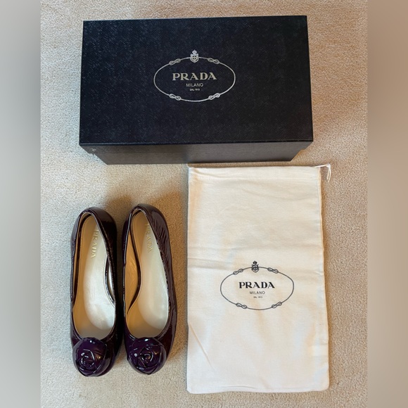 BRAND NEW Prada patent leather flats - Picture 9 of 9